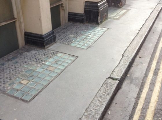 Cast Iron Pavement Light THY 3
